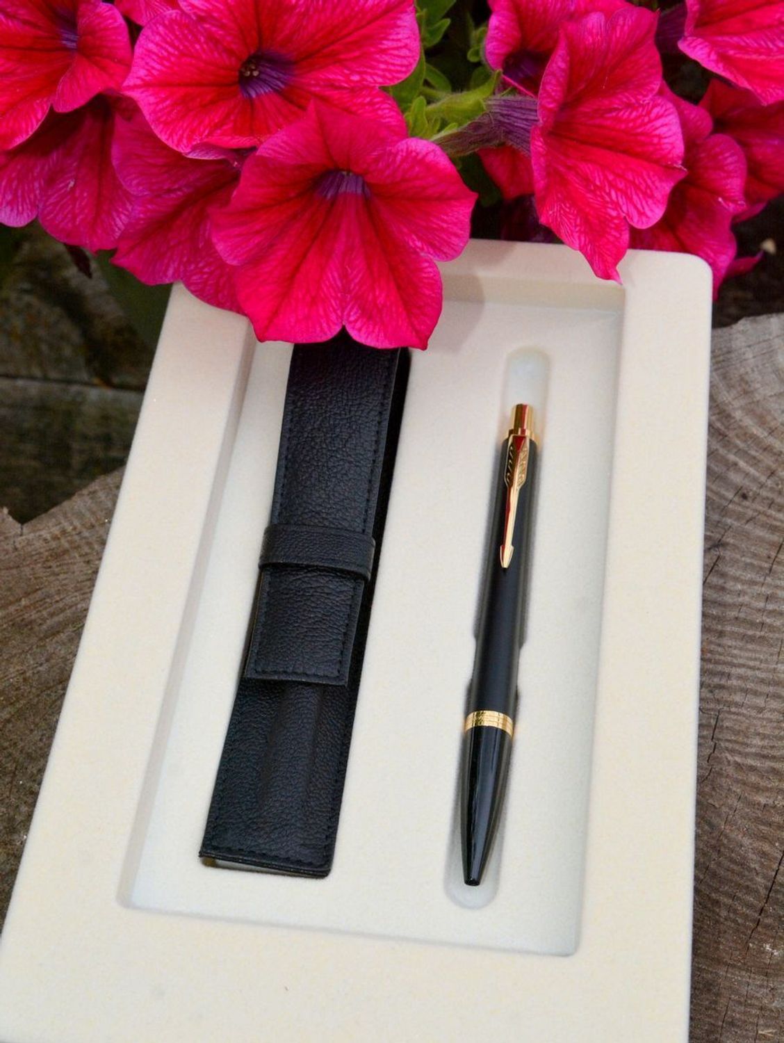 Parker Długopis Urban Czarno Złoty i czarne skórzane etui do długopisu 2093381✓  Prezent dla nauczyciela✓ Długopis Parker z dedykacją (2).JPG